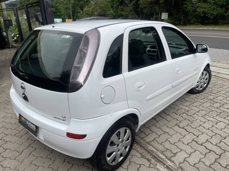 CHEVROLET - CORSA - 2009/2010 - Branca - R$ 31.000,00