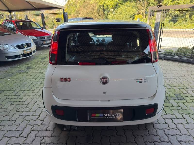 FIAT - UNO - 2012/2013 - Branca - R$ 43.900,00