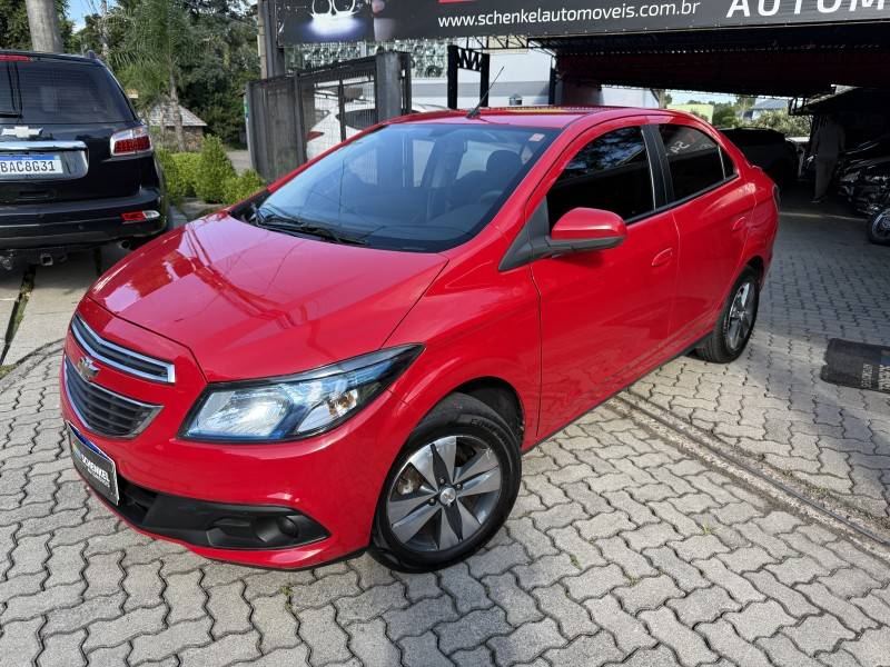 CHEVROLET - PRISMA - 2013/2014 - Vermelha - R$ 49.900,00