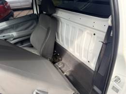 VOLKSWAGEN - SAVEIRO - 2012/2013 - Branca - R$ 46.900,00