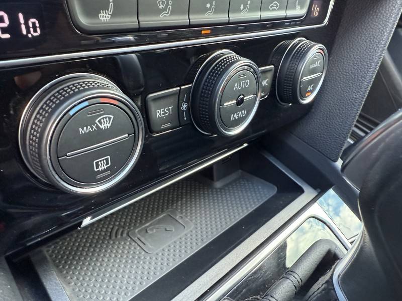 VOLKSWAGEN - PASSAT - 2018/2018 - Prata - R$ 136.000,00