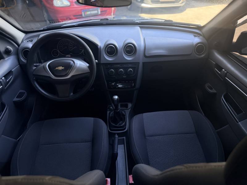 CHEVROLET - PRISMA - 2012/2012 - Prata - R$ 32.500,00