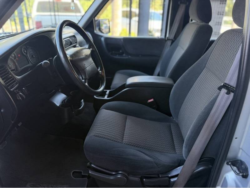 FORD - RANGER - 2010/2011 - Prata - R$ 65.000,00