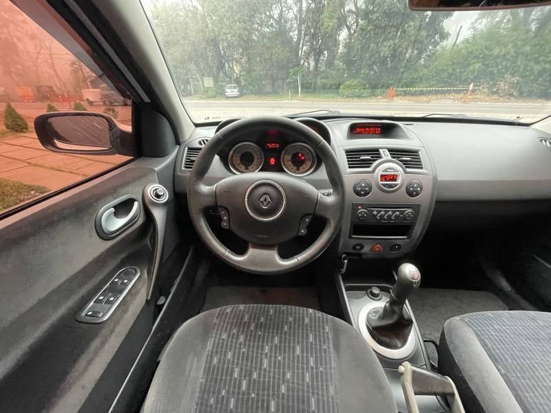 RENAULT - MÉGANE - 2012/2012 - Branca - R$ 36.900,00