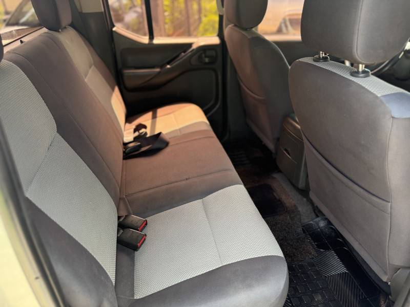 NISSAN - FRONTIER - 2011/2012 - Prata - R$ 87.000,00