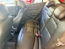 CHEVROLET - ONIX - 2014/2015 - Vermelha - R$ 59.800,00