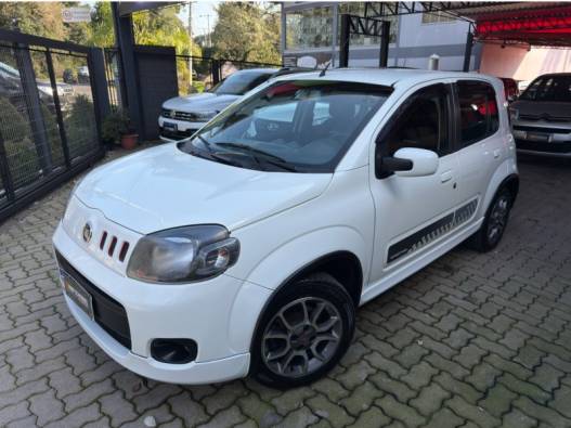 FIAT - UNO - 2012/2013 - Branca - R$ 43.900,00