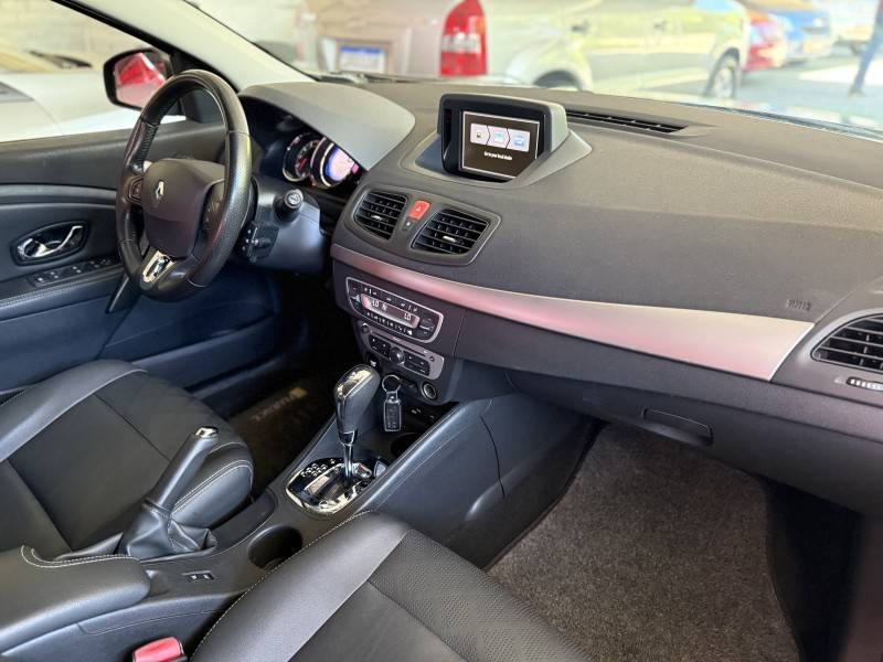 RENAULT - FLUENCE - 2017/2018 - Preta - R$ 62.900,00