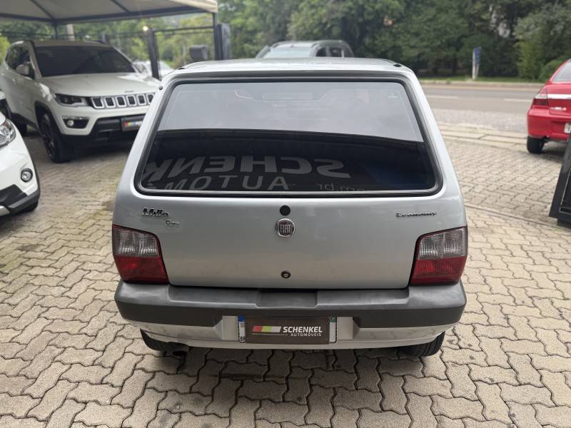 FIAT - UNO - 2011/2012 - Prata - R$ 24.000,00