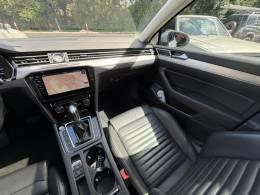 VOLKSWAGEN - PASSAT - 2018/2018 - Prata - R$ 136.000,00