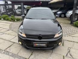VOLKSWAGEN - JETTA - 2010/2011 - Preta - R$ 63.900,00