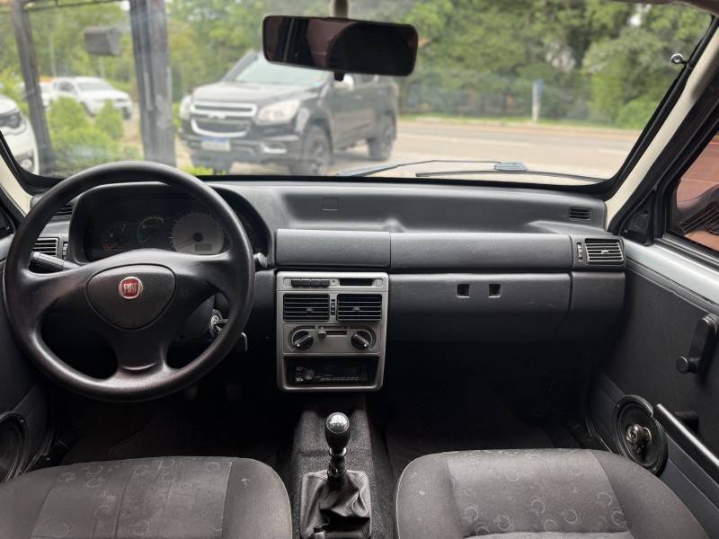 FIAT - UNO - 2011/2012 - Prata - R$ 24.000,00