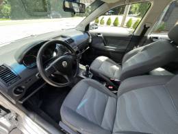 VOLKSWAGEN - POLO - 2010/2011 - Prata - R$ 40.800,00