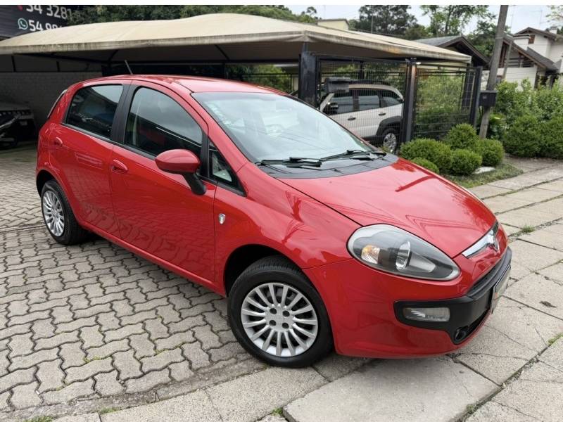 FIAT - PUNTO - 2012/2013 - Vermelha - R$ 39.900,00
