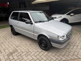 FIAT - UNO - 2011/2012 - Prata - R$ 24.000,00