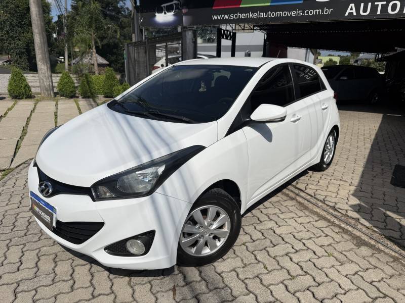 HYUNDAI - HB20 - 2013/2014 - Branca - R$ 43.900,00