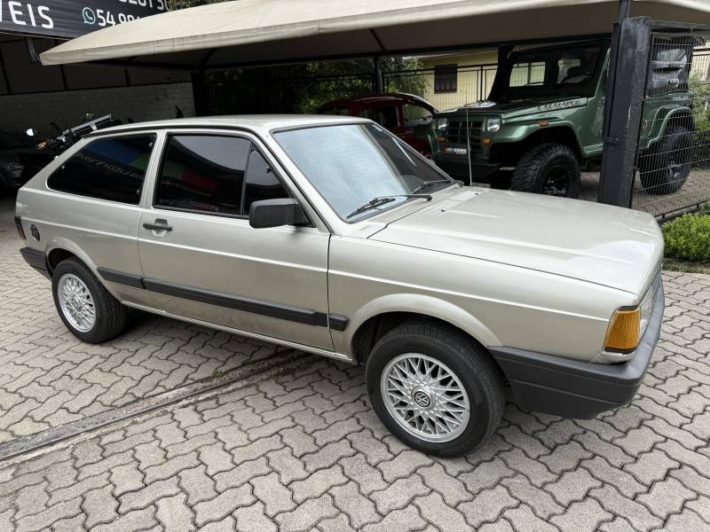 VOLKSWAGEN - GOL - 1988/1988 - Bege - R$ 26.800,00