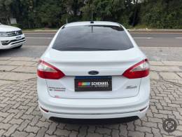 FORD - FIESTA - 2013/2014 - Branca - R$ 45.000,00