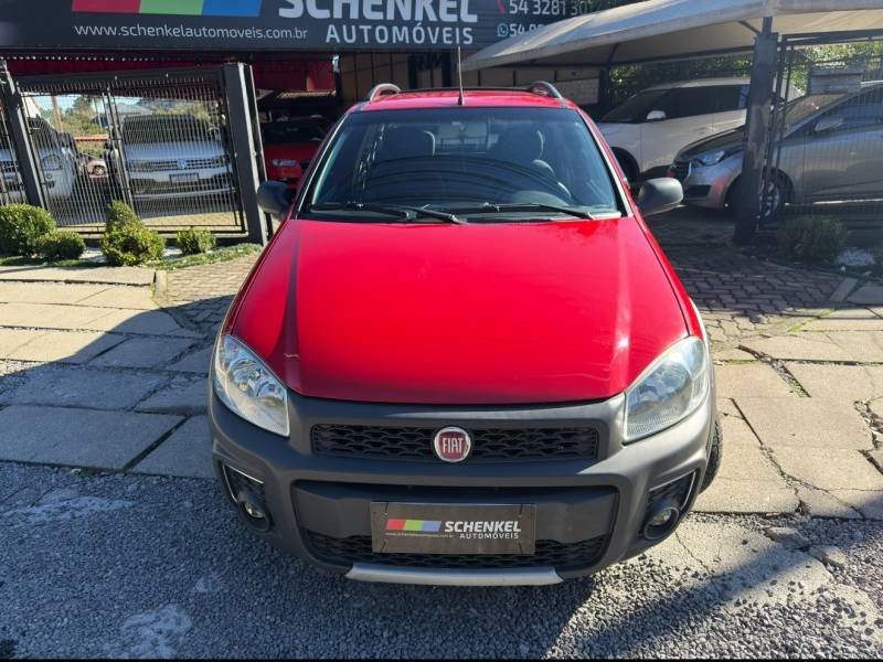 FIAT - STRADA - 2014/2015 - Vermelha - R$ 64.900,00