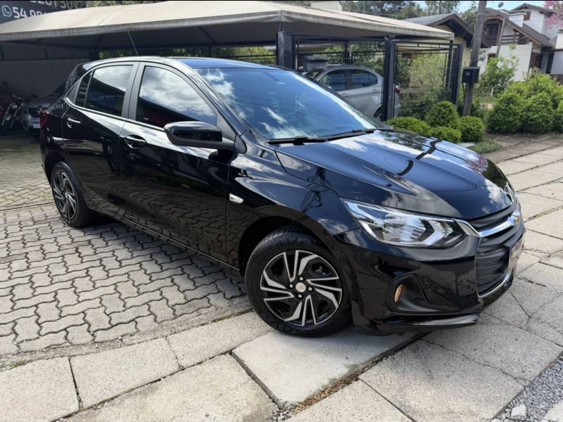 CHEVROLET - ONIX - 2024/2025 - Preta - R$ 86.500,00
