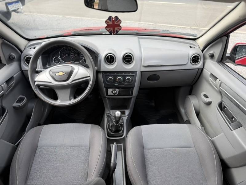 CHEVROLET - PRISMA - 2011/2012 - Vermelha - R$ 34.990,00