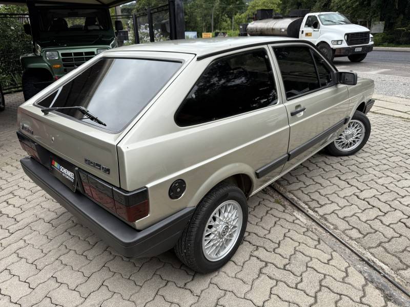 VOLKSWAGEN - GOL - 1988/1988 - Bege - R$ 26.800,00