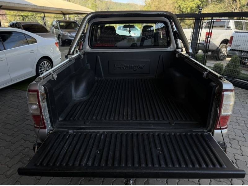 FORD - RANGER - 2010/2011 - Prata - R$ 65.000,00