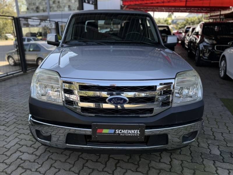 FORD - RANGER - 2010/2011 - Prata - R$ 65.000,00