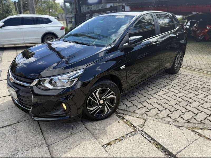 CHEVROLET - ONIX - 2024/2025 - Preta - R$ 86.500,00