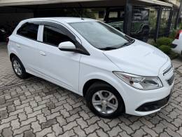 CHEVROLET - ONIX - 2014/2014 - Branca - R$ 44.900,00