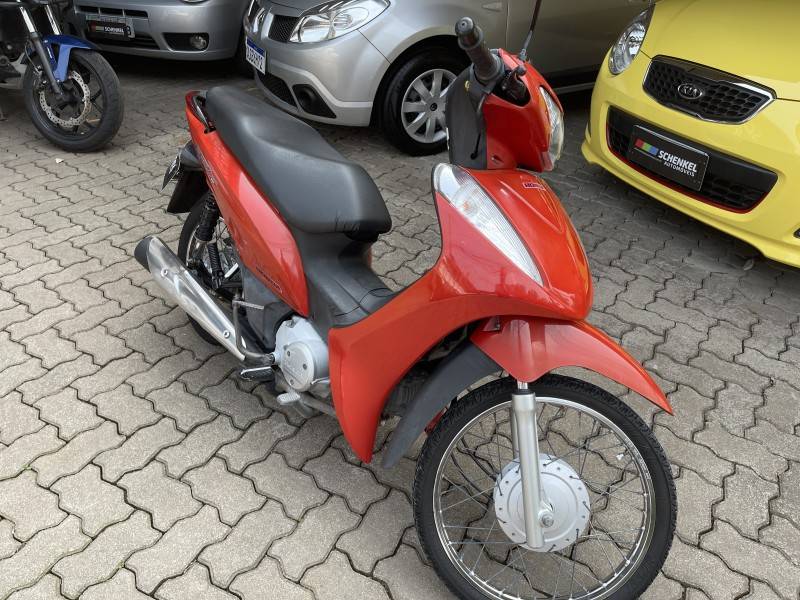 HONDA - BIZ 125 - 2013/2013 - Vermelha - R$ 10.900,00