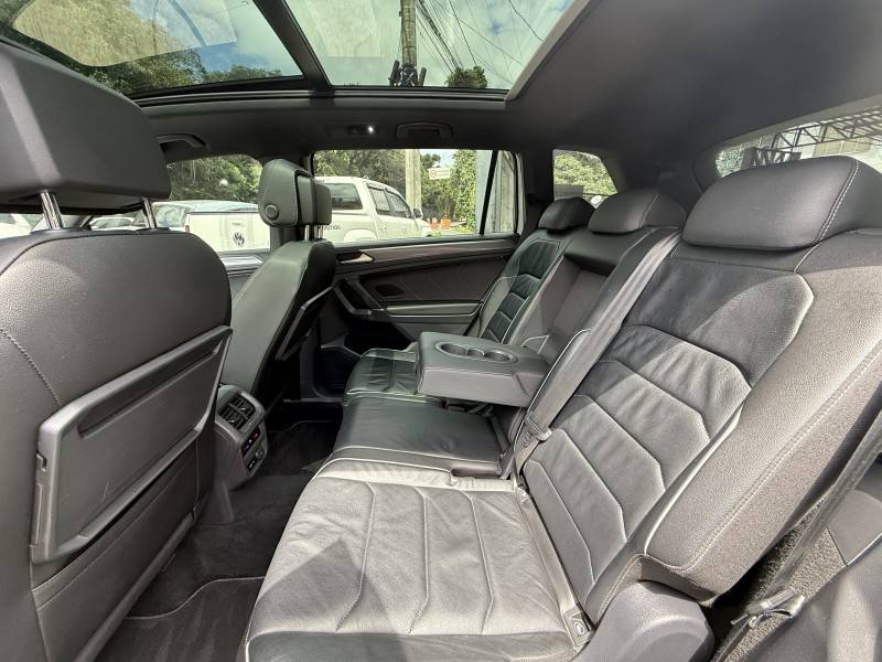 VOLKSWAGEN - TIGUAN - 2019/2019 - Branca - R$ 165.000,00