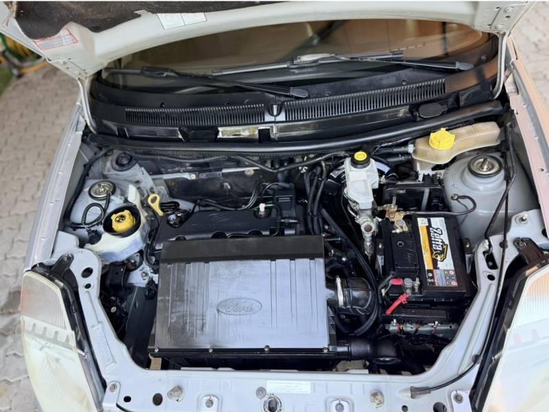 FORD - KA - 2011/2011 - Prata - R$ 21.900,00