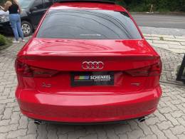 AUDI - A3 - 2015/2016 - Vermelha - R$ 120.000,00