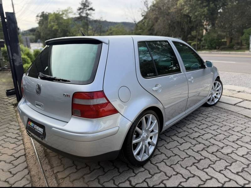 VOLKSWAGEN - GOLF - 2006/2006 - Prata - R$ 63.000,00