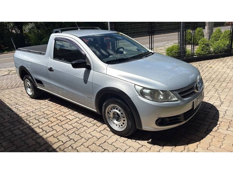 VOLKSWAGEN - SAVEIRO - 2010/2011 - Prata - R$ 36.000,00