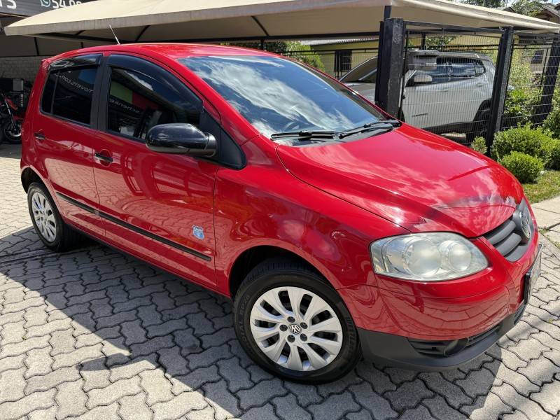 VOLKSWAGEN - FOX - 2007/2008 - Vermelha - R$ 31.900,00