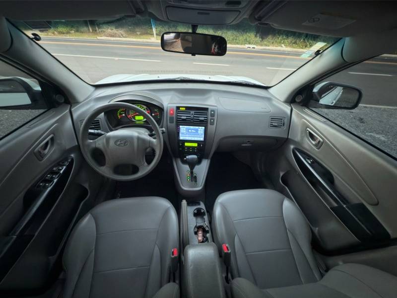 HYUNDAI - TUCSON - 2016/2017 - Branca - R$ 69.800,00