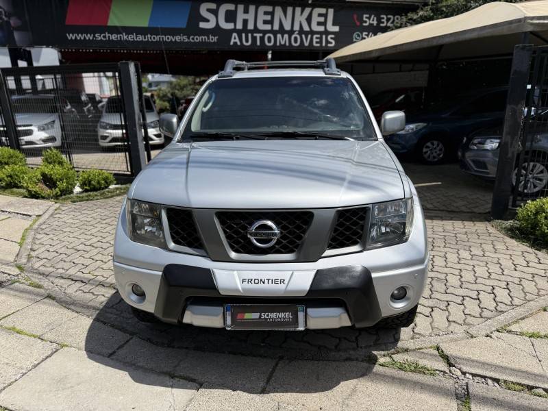 NISSAN - FRONTIER - 2011/2012 - Prata - R$ 87.000,00