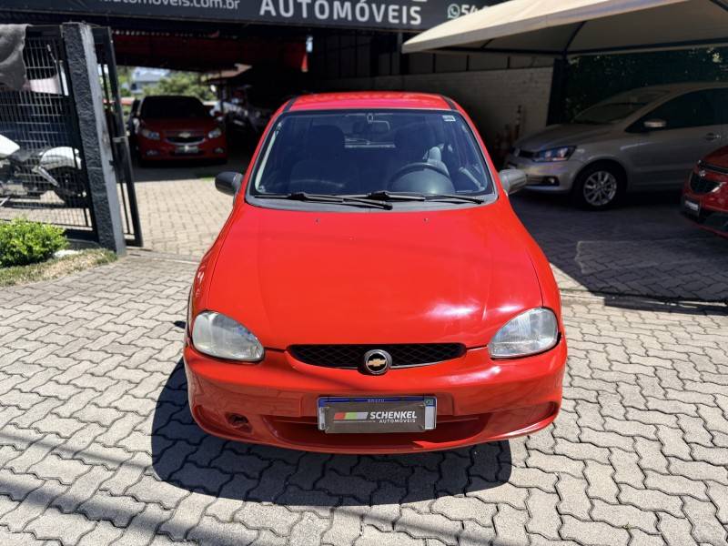 CHEVROLET - CORSA - 1999/2000 - Vermelha - R$ 16.800,00