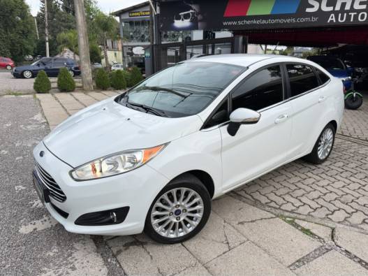 FORD - FIESTA - 2013/2014 - Branca - R$ 45.000,00