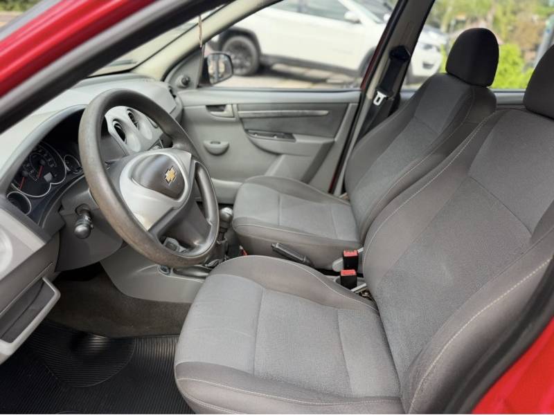 CHEVROLET - PRISMA - 2011/2012 - Vermelha - R$ 34.990,00