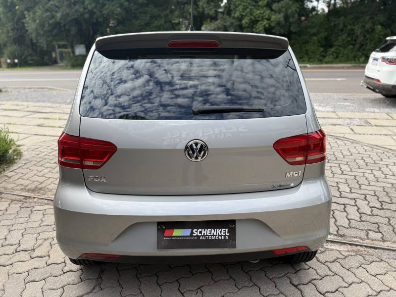 VOLKSWAGEN - FOX - 2014/2015 - Prata - R$ 48.000,00