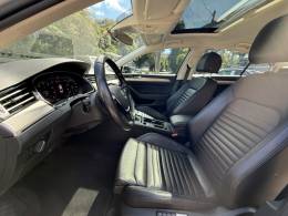 VOLKSWAGEN - PASSAT - 2018/2018 - Prata - R$ 136.000,00