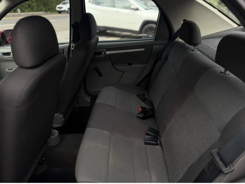 CHEVROLET - PRISMA - 2011/2012 - Vermelha - R$ 34.990,00
