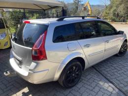 RENAULT - MÉGANE - 2011/2012 - Prata - R$ 36.900,00