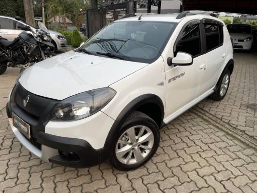 RENAULT - SANDERO - 2013/2014 - Branca - R$ 44.900,00