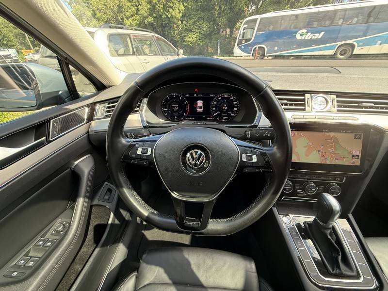 VOLKSWAGEN - PASSAT - 2018/2018 - Prata - R$ 136.000,00