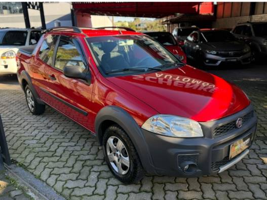FIAT - STRADA - 2014/2015 - Vermelha - R$ 64.900,00