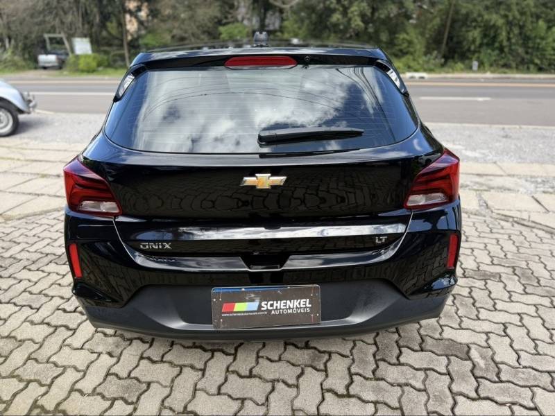CHEVROLET - ONIX - 2024/2025 - Preta - R$ 86.500,00